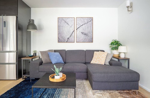 King Apartment | Luxury Apartment, 95 walk score, AC, Laundry, Patio, 2 TVs