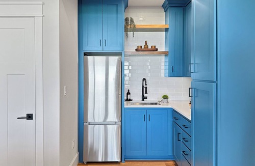 Cornelius Apartment | Luxury Apartment. Hot Tub, Spa Bathroom + Covered Patio with Views