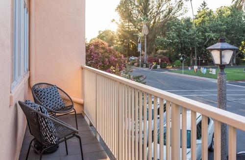 Sonoma Apartment | Luxury Apartment on the Sonoma Plaza
