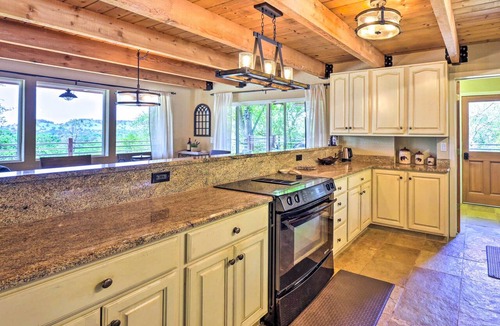 Auberry Cottage | Luxury Auberry Retreat in Sierra National Forest