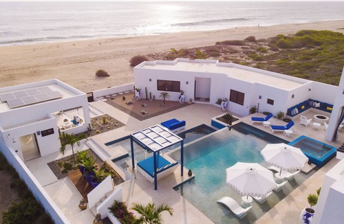 El Pescadero House | Luxury Beachfront Santorini Palace. Chef Included!
