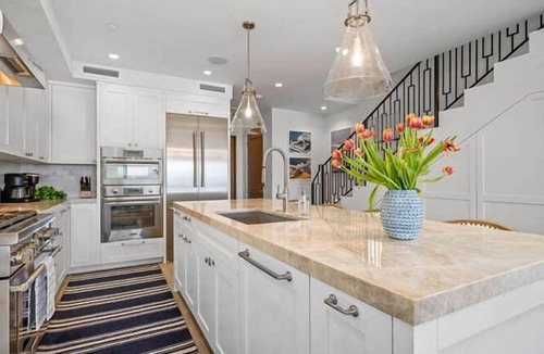 West Newport House | Luxury Beachfront Retreat - Spacious Rooftop Deck - Outdoor Kitchen