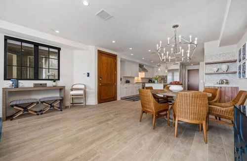 West Newport House | Luxury Beachfront Retreat - Spacious Rooftop Deck - Outdoor Kitchen