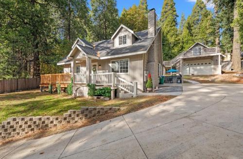 Pollock Pines House | Luxury Cabin in Budget-Hot Tub -Apple Hills-Tahoe