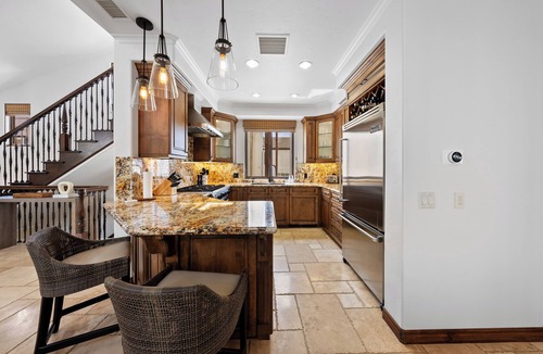 Corona del Mar House | Luxury Coastal Home with Rooftop Deck & Ocean Views in Newport Beach