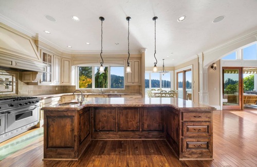 Lake Grove House | Luxury Custom Estate on the lake