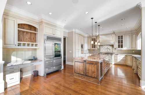 Lake Grove House | Luxury Custom Estate on the lake