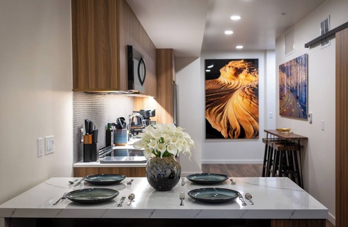 Rio Grande Apartment | Luxury Downtown Penthouse - 2 Bd City Views + Balcony close to everything!