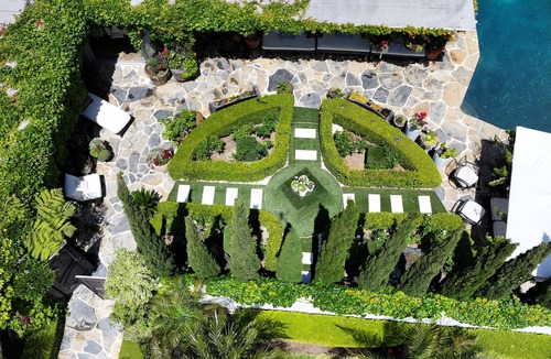 Corona del Mar House | Luxury entertainment estate with private beaches and golf course