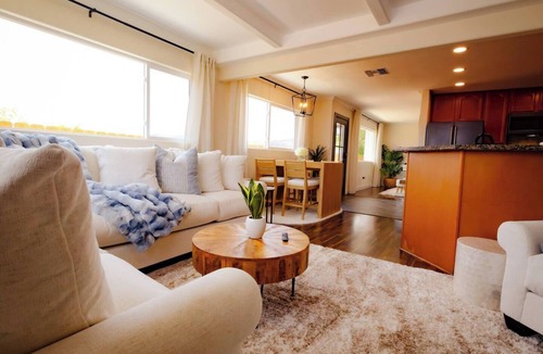 Winter Gardens House | Luxury Escape w/Panoramic Views + Private Retreat