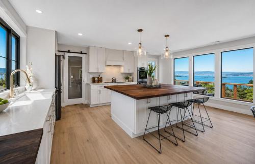 Fairview Villa | Luxury Farm Stay Retreat with Bay Views & Farm Animals