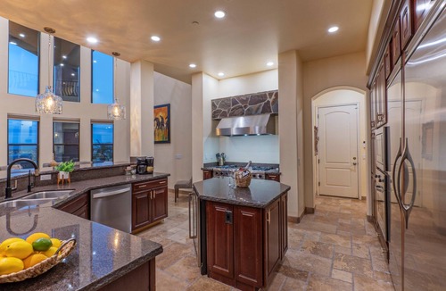 Fountain Hills House | LUXURY Fountain Hills, VIEWS, Infinity Edge Pool, Hot Tub, Sleeps 16, Golf