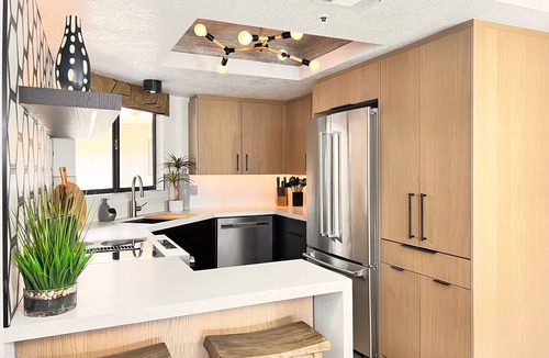 Downtown Palm Springs Condo | Luxury gated downtown Palm Springs condo: spectacular views, pool, spa, tennis