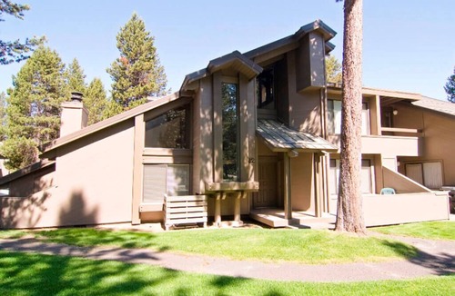 Tennis Village Condo | Luxury Group Retreat with Access to Exclusive Golf
