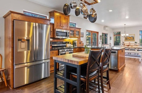 Coulterville House | Luxury Home near Yosemite at Quail Crossing