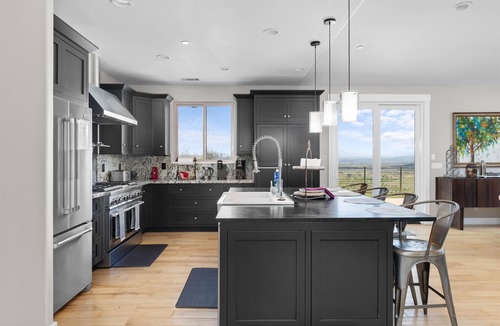 Templeton House | Luxury Living In Templeton Wine Country. Sleeps 16