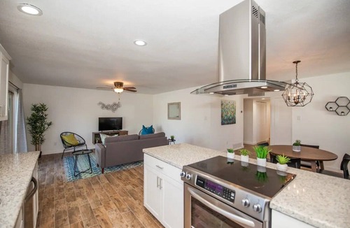 Yuma House | LUXURY Living 3