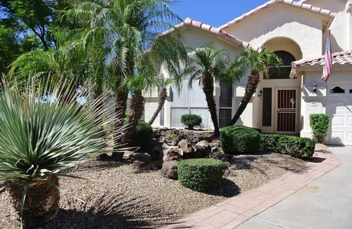 Superstition Springs House | Luxury Living at it's Finest with Heated Pool, Hot Tub and Putting Green