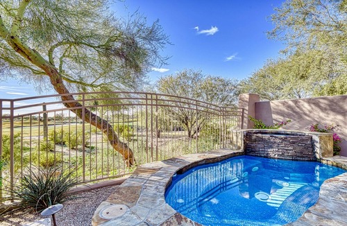 Talon Retreat House | Luxury living, private yard to golf course! Summer Rates!