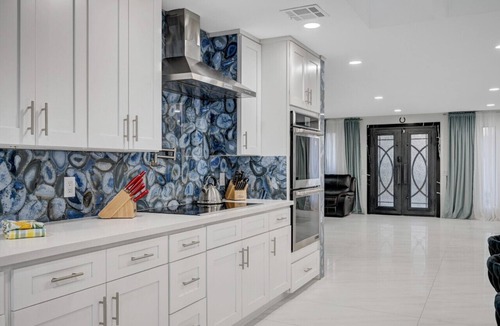 Villa Bonita Estates House | Luxury Living, Steam Sauna, Dry Sauna, Pool, Spa