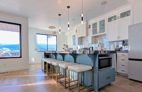 Torrey House | Luxury Modern 4 Bedroom House Near Capitol Reef NP