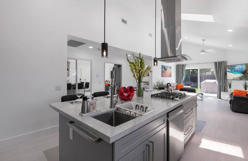 Mission Viejo House | Luxury Modern New Build Bright 2BR/2BA Fully Fenced Backyard