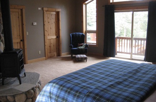 Country Club Estates Cabin | Luxury Mountain View Retreat