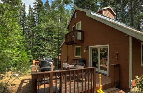 Strawberry House | LUXURY NEAR TO RESORTS ALL HARDWOOD FLOORING HOUSE