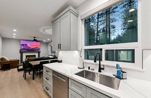 Sierra Tract House | Luxury New Build Modern Lake Tahoe Home mv16