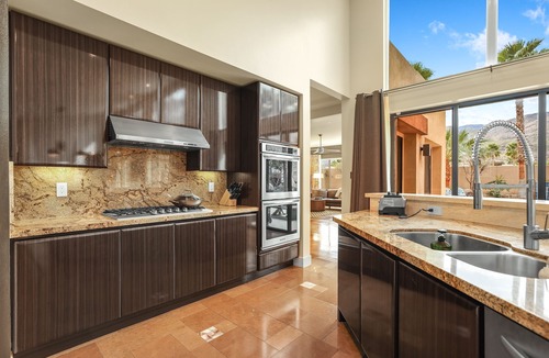 Palm Springs House | Luxury Palm Springs Retreat. Pool, Spa & Stunning Mountain Views