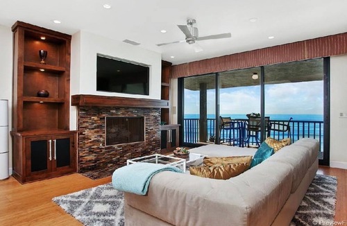 Solana Beach Condo | Luxury Penthouse Beachfront Getaway - Spa, Air conditioning, High speed Wifi.