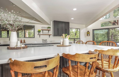 Munds Park Cabin | Luxury. Privacy. Forest Living. Escape to a beautifully remodeled mountain retreat surrounded by towering pines. Spacious, peaceful, and thoughtfully designed for unforgettable getaways with family and friends.
