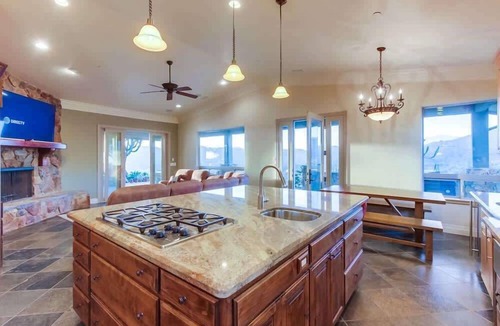 Lakeside House | Luxury Private Estate | Pool & Pickleball Court