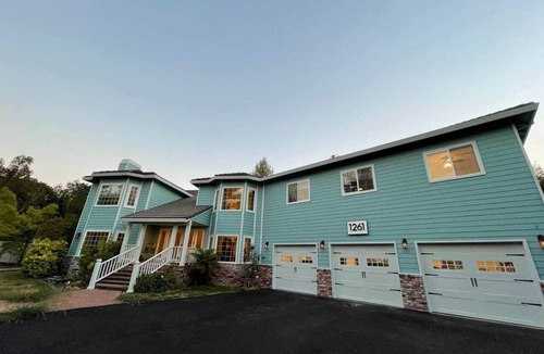 Napa House | Luxury Private Hillview Suite