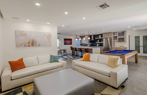 Raskin Estates Villa | Luxury Private Scottsdale Home with Heated Pool, Hot Tub & Fire Pit - Sleeps 12