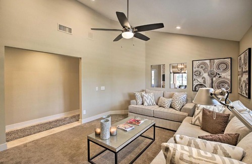 Palm Desert House | Luxury Remodeled Palm Desert Resort Condo!