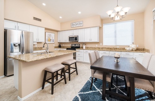 Hillcrest Ranch Homeowners House | Luxury Resort Home, Arrowhead, Glendale, Sparkling Pool, Location, Location!