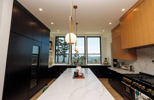 Ariel House | Luxury Ridge Retreat, Mt. St. Helens Views, Lake Access