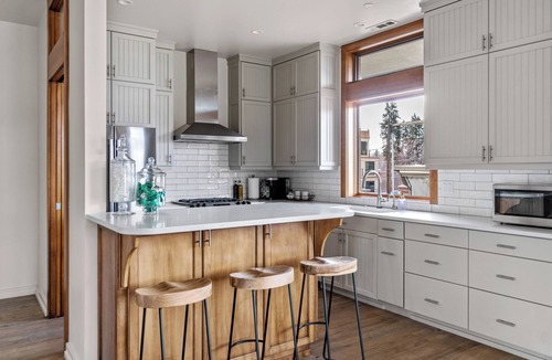 Bend Condo | Luxury Rooftop Condo in the Heart of Downtown Bend, Cascade Mountain views