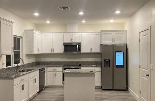 Hayward House | Luxury room in a brand new house