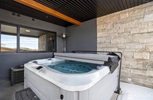 Brian Head House | Luxury Ski In and Ski Out Condo with Private Hot Tub and Sauna