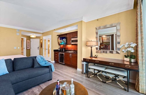 Las Vegas Condo | Luxury StripView 2-King Suites+No Resort Fee+Pool