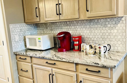 Trail Apartment | Luxury studio in the private hillside of Trail. Wi-Fi & Pet Friendly!