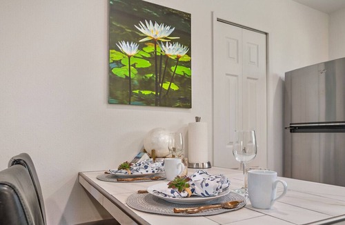 Baywood-Los Osos House | Luxury Studio Retreat | Private Patio & Kitchen