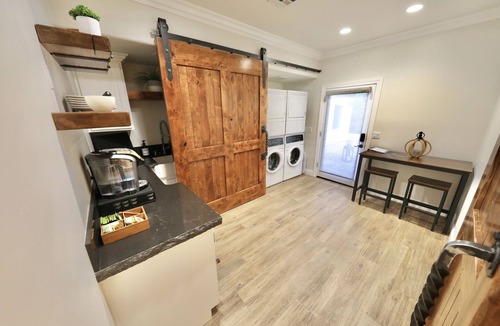 South Redlands House | Luxury Suite "C"
