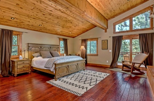 Truckee House | Luxury Tahoe/Donner Home w/Mountain Views, Sauna & Hot Tub! - 6 Bed/4.5 Bath