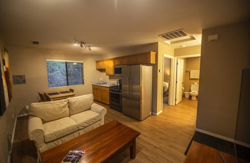 Atascadero Cottage | Luxury Turn-Key Cottage Rental, California Central Coast, Nearby Gym & Pool