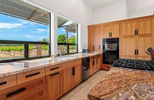 Kenwood House | Luxury Vineyard Estate | Walk to Wineries, Pool