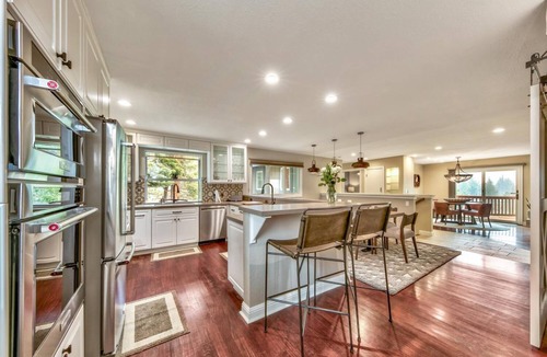 Upper Kingsbury House | LX7 Luxury MidCentury Brand New Build Villa with Hot tub