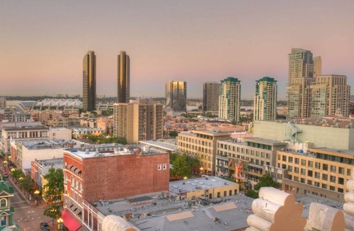 Gaslamp Quarter Apartment | Machronicles Properties at Gaslamp Plaza Suites in beautiful downtown San Diego